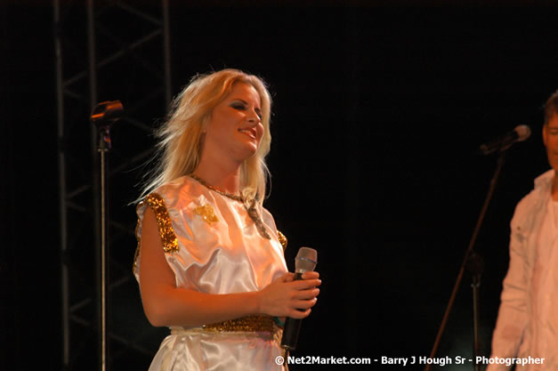 ABBA - The Tribute - Air Jamaica Jazz & Blues Festival 2007 - The Art of Music -  Thursday, January 25th - 10th Anniversary - Air Jamaica Jazz & Blues Festival 2007 - The Art of Music - Tuesday, January 23 - Saturday, January 27, 2007, The Aqueduct on Rose Hall, Montego Bay, Jamaica - Negril Travel Guide, Negril Jamaica WI - http://www.negriltravelguide.com - info@negriltravelguide.com...!