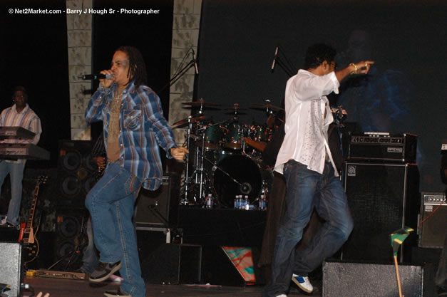 Shaggy @ The Aqueduct on Rose Hall - Friday, January 26, 2007 - 10th Anniversary - Air Jamaica Jazz & Blues Festival 2007 - The Art of Music - Tuesday, January 23 - Saturday, January 27, 2007, The Aqueduct on Rose Hall, Montego Bay, Jamaica - Negril Travel Guide, Negril Jamaica WI - http://www.negriltravelguide.com - info@negriltravelguide.com...!