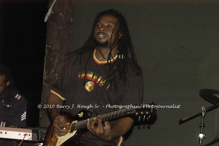 Marcia Griffiths & Edge Michael - Live In Concert - One Love Reggae Concert Series 09/10 @ Negril Escape Resort and Spa, December 29, 2009, One Love Drive, West End, Negril, Westmoreland, Jamaica W.I. - Photographs by Net2Market.com - Barry J. Hough Sr, Photographer/Photojournalist - Negril Travel Guide, Negril Jamaica WI - http://www.negriltravelguide.com - info@negriltravelguide.com...!