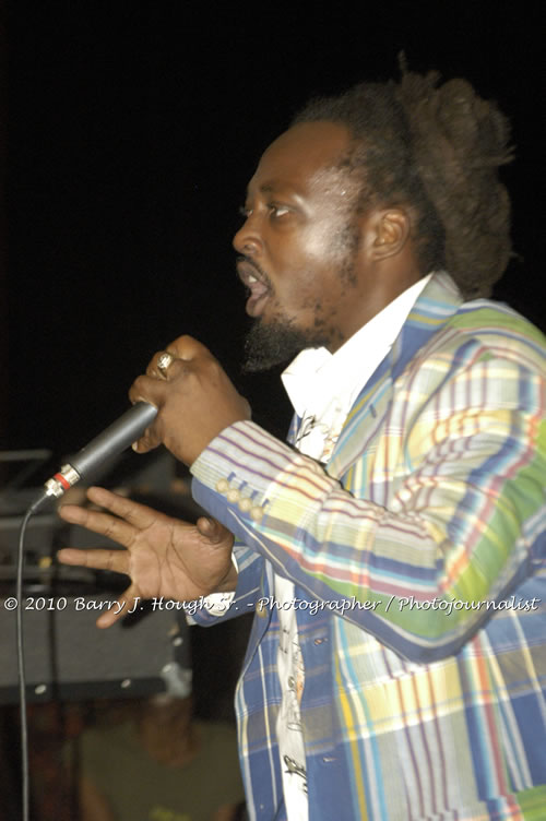 Marcia Griffiths & Edge Michael - Live In Concert - One Love Reggae Concert Series 09/10 @ Negril Escape Resort and Spa, December 29, 2009, One Love Drive, West End, Negril, Westmoreland, Jamaica W.I. - Photographs by Net2Market.com - Barry J. Hough Sr, Photographer/Photojournalist - Negril Travel Guide, Negril Jamaica WI - http://www.negriltravelguide.com - info@negriltravelguide.com...!