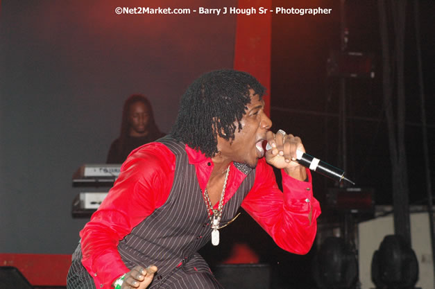 Wayne Marshall - Explosion - Red Stripe Reggae Sumfest 2007 - Thursday, July 19, 2007 - Red Stripe Reggae Sumfest 2007 at Catherine Hall, Montego Bay, St James, Jamaica W.I. - Negril Travel Guide, Negril Jamaica WI - http://www.negriltravelguide.com - info@negriltravelguide.com...!