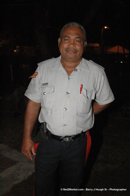 Venue - Audience at Red Stripe Reggae Sumfest 2006 - The Summit - Jamaica's Greatest, The World's Best - Saturday, July 22, 2006 - Montego Bay, Jamaica - Negril Travel Guide, Negril Jamaica WI - http://www.negriltravelguide.com - info@negriltravelguide.com...!