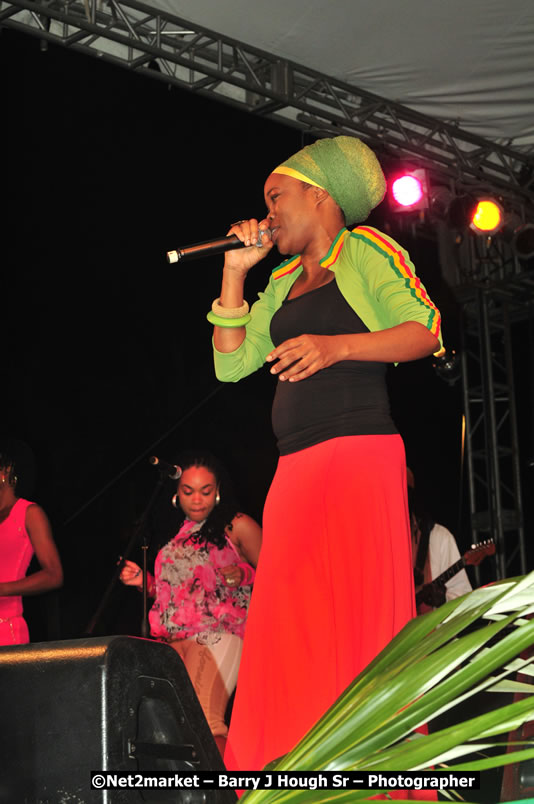 Queen Ifrica @ Unite The People An International Reggae Fest, Featuring: Beres Hammond, Coco T, Queen Ifrica, Khalil, Cameal Davis, Iley Dread, Rochelle, Geoffrey Star, Ras Penco, Kool DeLoy, Otis Gayle, J.McKay, Tiney Winey, Venue at Norman Manley Boulevard, Negril, Westmoreland, Jamaica - Saturday, April 4, 2009 - Photographs by Net2Market.com - Barry J. Hough Sr, Photographer/Photojournalist - Negril Travel Guide, Negril Jamaica WI - http://www.negriltravelguide.com - info@negriltravelguide.com...!