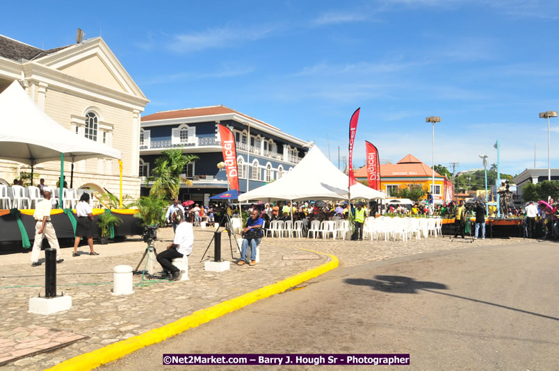 The City of Montego Bay Welcomes Our 2008 Olympians - Western Motorcade - Civic Ceremony - A Salute To Our Beijing Heros - Sam Sharpe Square, Montego Bay, Jamaica - Tuesday, October 7, 2008 - Photographs by Net2Market.com - Barry J. Hough Sr. Photojournalist/Photograper - Photographs taken with a Nikon D300 - Negril Travel Guide, Negril Jamaica WI - http://www.negriltravelguide.com - info@negriltravelguide.com...!